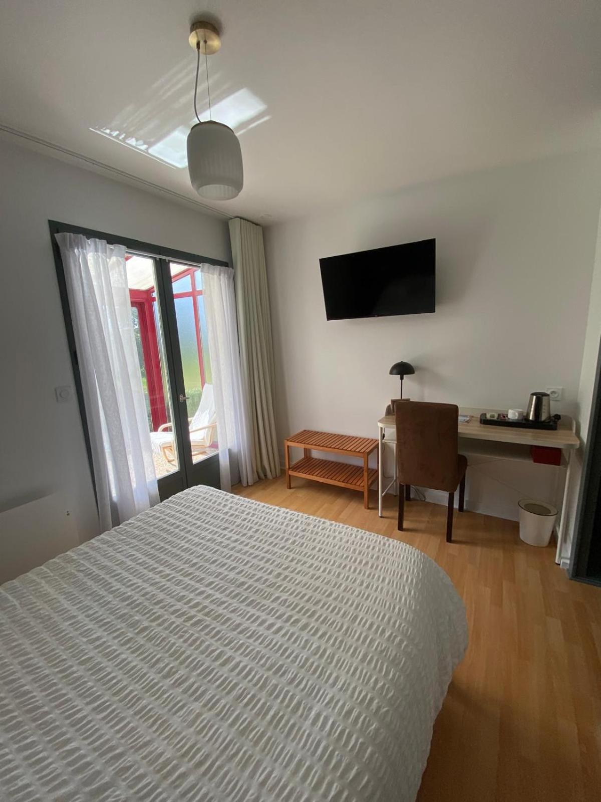 Hotel Les Voisins Beaucemaine Ploufragan Oda fotoğraf