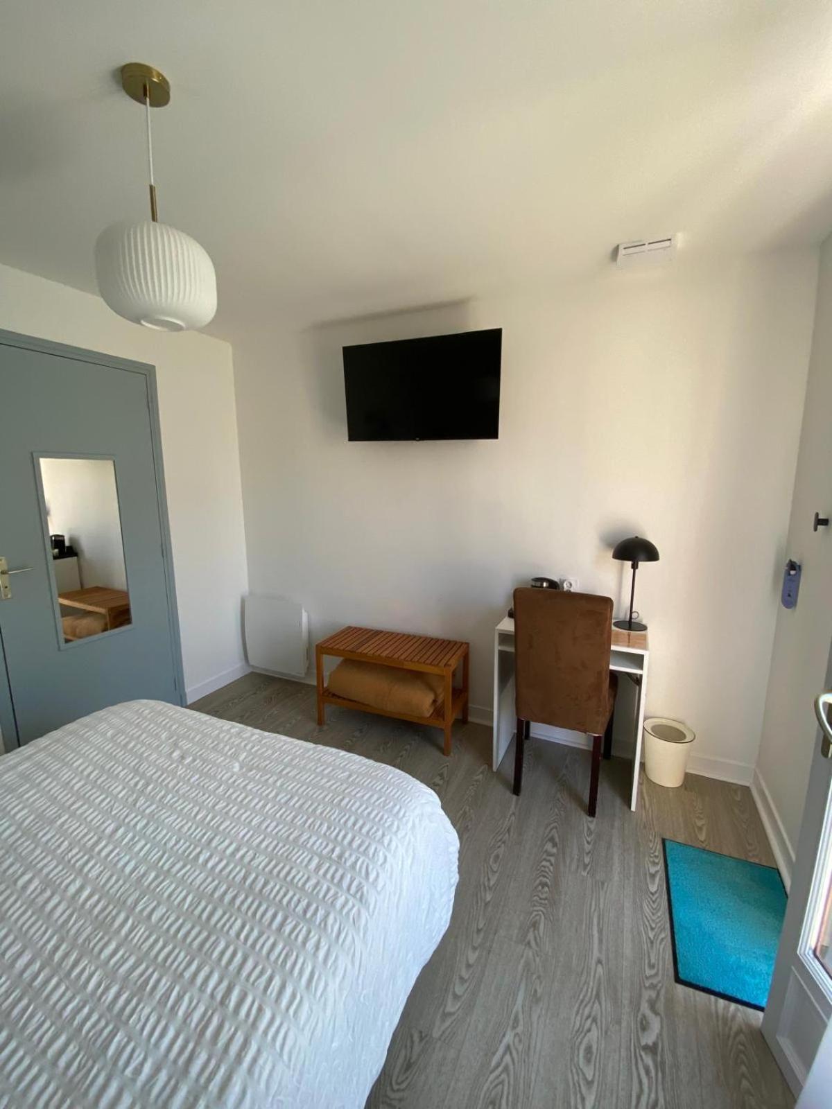 Hotel Les Voisins Beaucemaine Ploufragan Oda fotoğraf