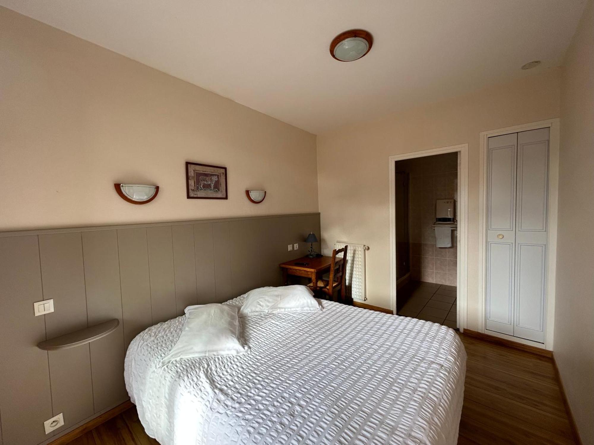 Hotel Les Voisins Beaucemaine Ploufragan Oda fotoğraf
