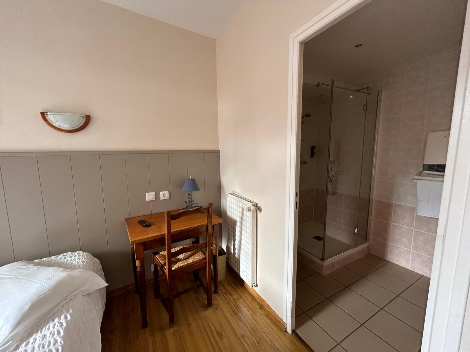 Hotel Les Voisins Beaucemaine Ploufragan Oda fotoğraf